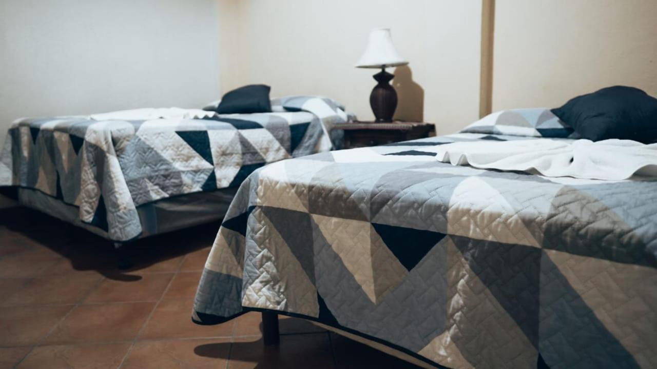 Hostal Dulces Suenos 帕纳哈切尔 外观 照片