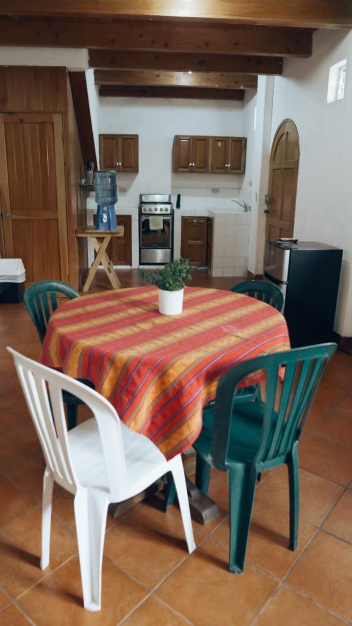 Hostal Dulces Suenos 帕纳哈切尔 外观 照片